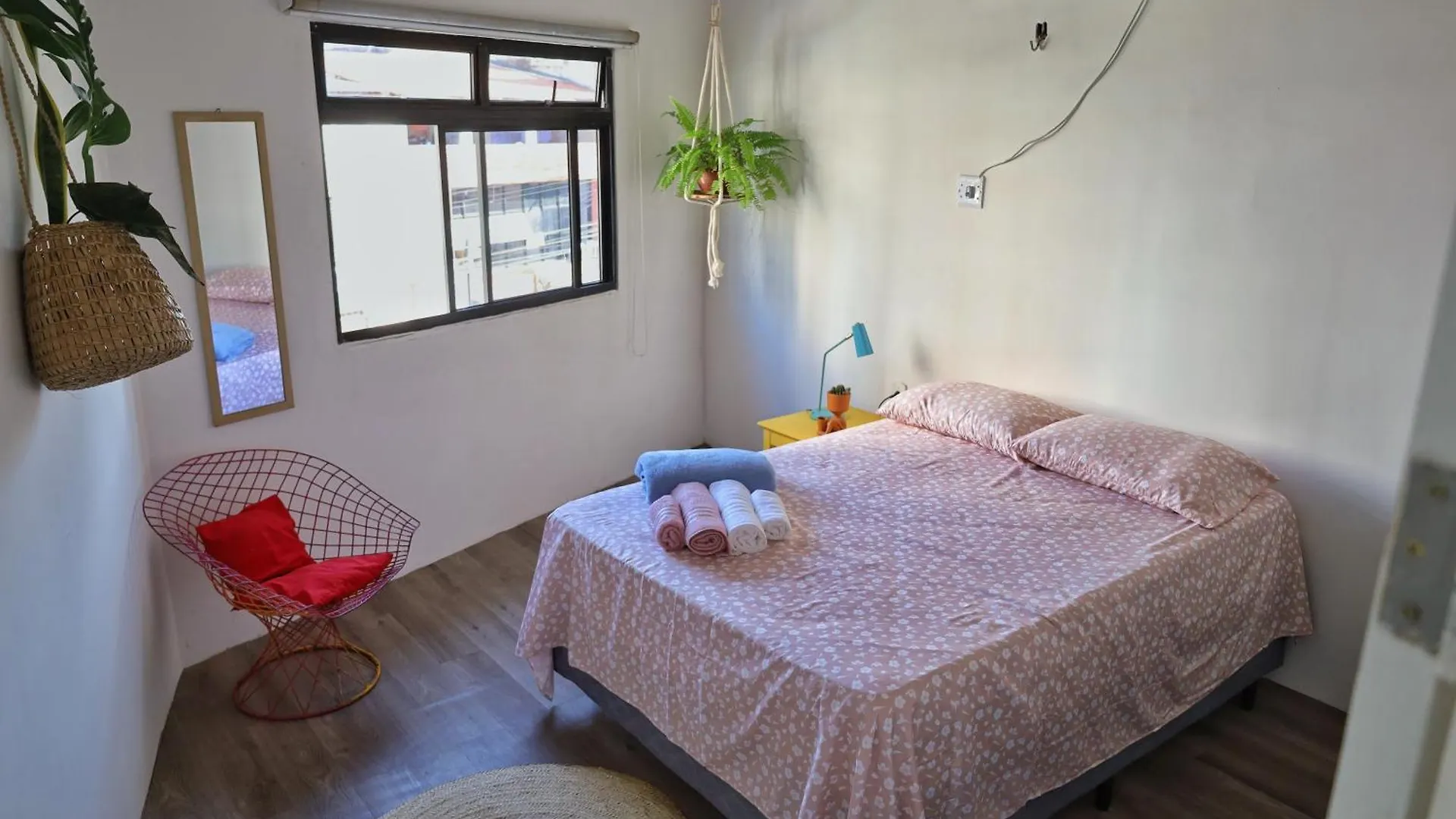 הקונטקטים של Casa Iracemar